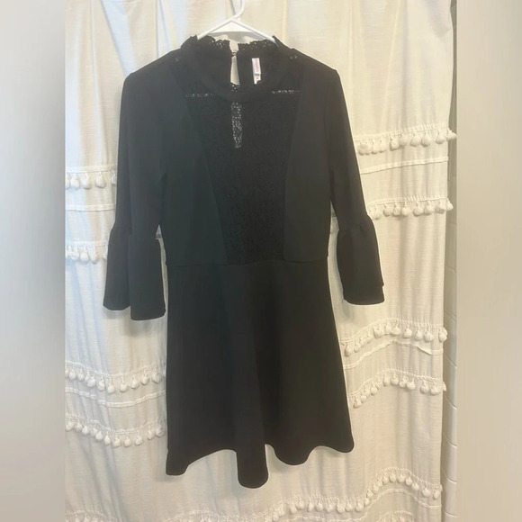 Xhilaration black dress with trumpet sleeves size M - Picture 1 of 7